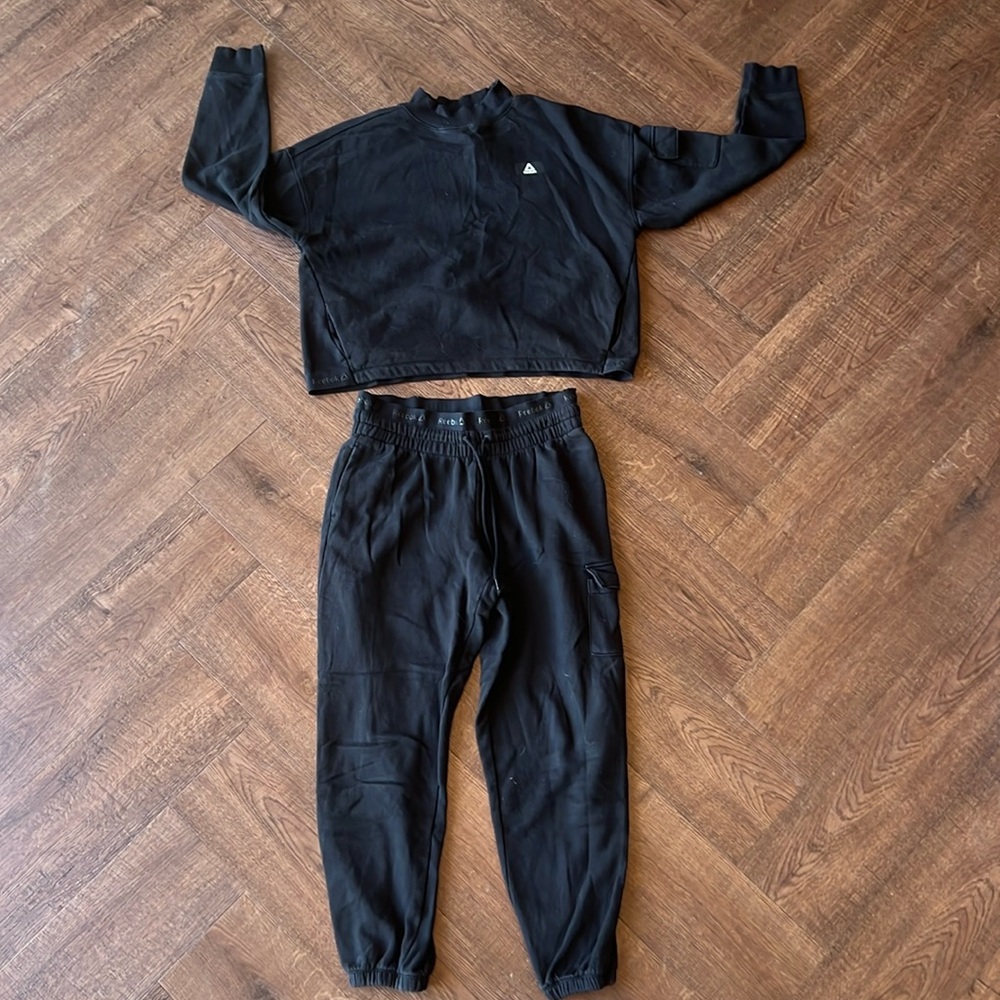 Reebok Sweater Track Suit Black Sz L